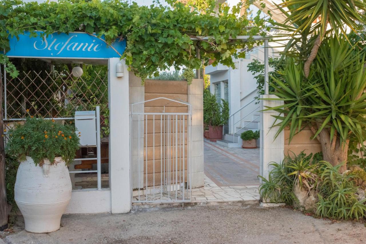 Stefanie Studios Agia Marina エクステリア 写真
