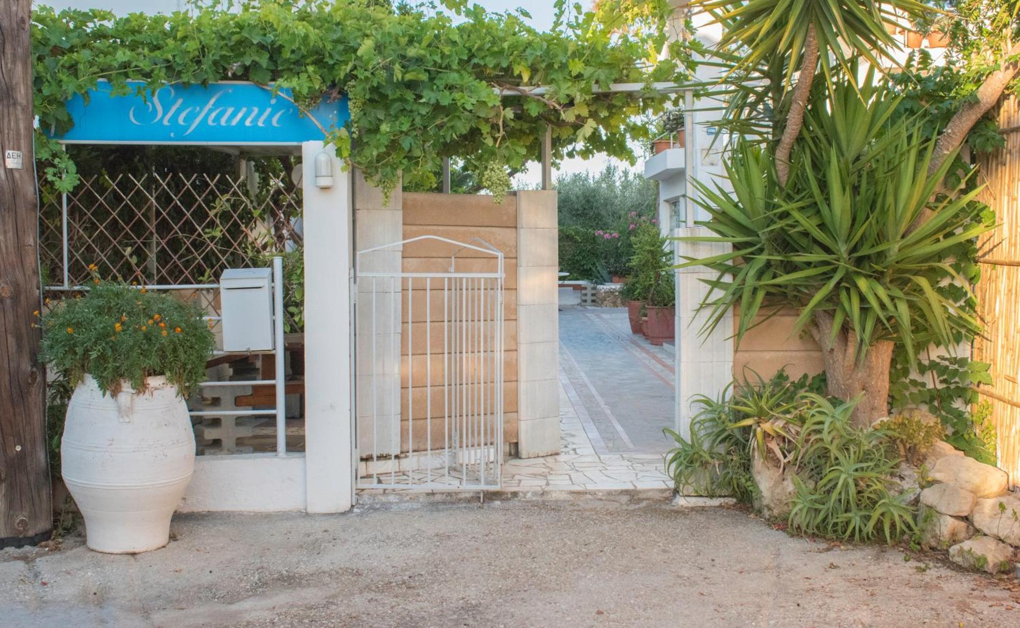 Stefanie Studios Agia Marina エクステリア 写真
